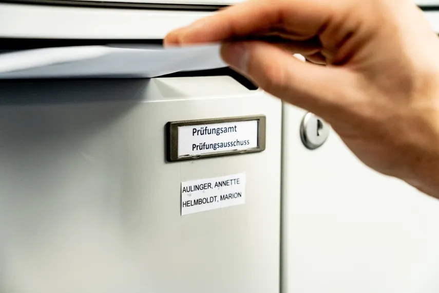 pruefungsamt briefkasten.jpg