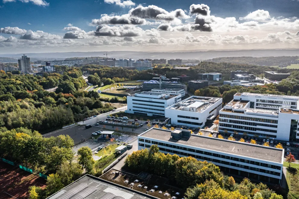 freisportanalage parkplatz gebaude.jpg
