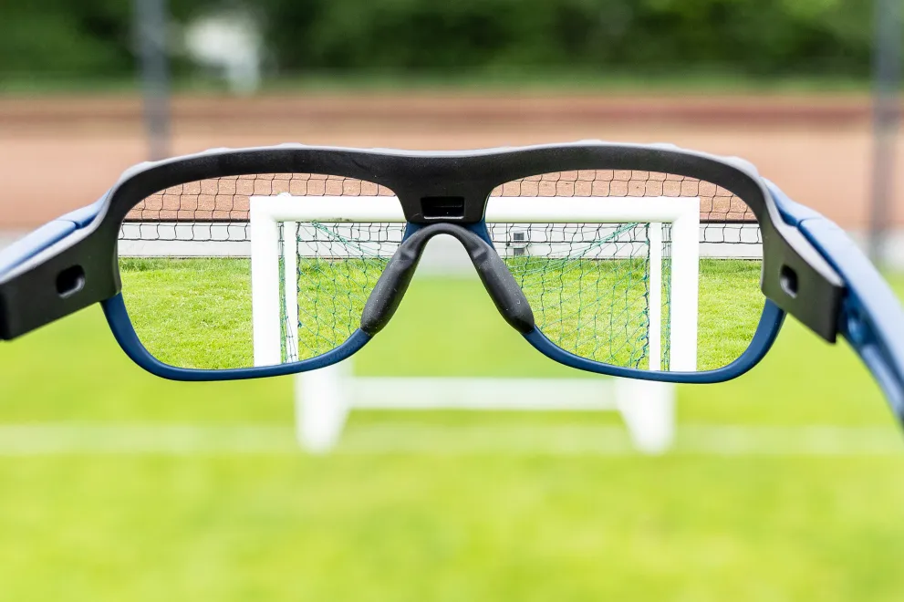 brille_fussball_unscharf.jpg